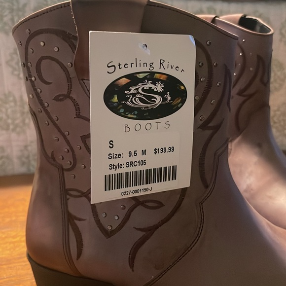 Brand new never been worn ankle booties. Brown leather size 9.5 - Picture 4 of 4